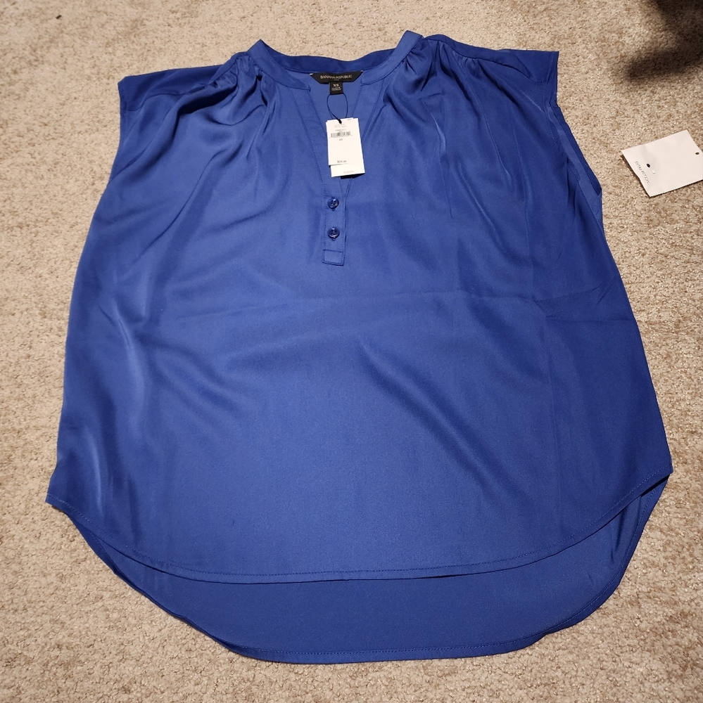 New !!! Banana Republic-  womens Tops Size xs
